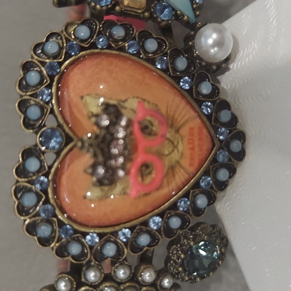 Betsey Johnson PRINCESS KITTY HINGED BRACELET - Picture 11 of 11